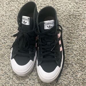 ADIDAS NIZZA PLATFORM MID SHOES SIZE 7 (GIRLS)